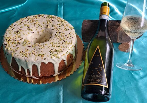 Moscato doc Piemonte vino dolce piemontese